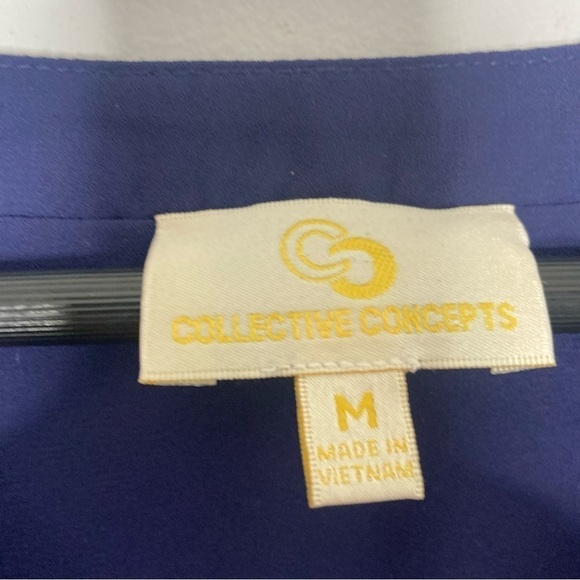 Collective Concepts Size Medium Chiffon Roll Tab Sleeve Flowy Blue Blouse - Picture 4 of 6